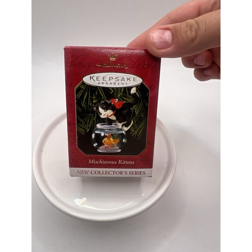 1999 Hallmark Keepsake Mischievous Kittens #1 First in Series QX6427 w/ Box